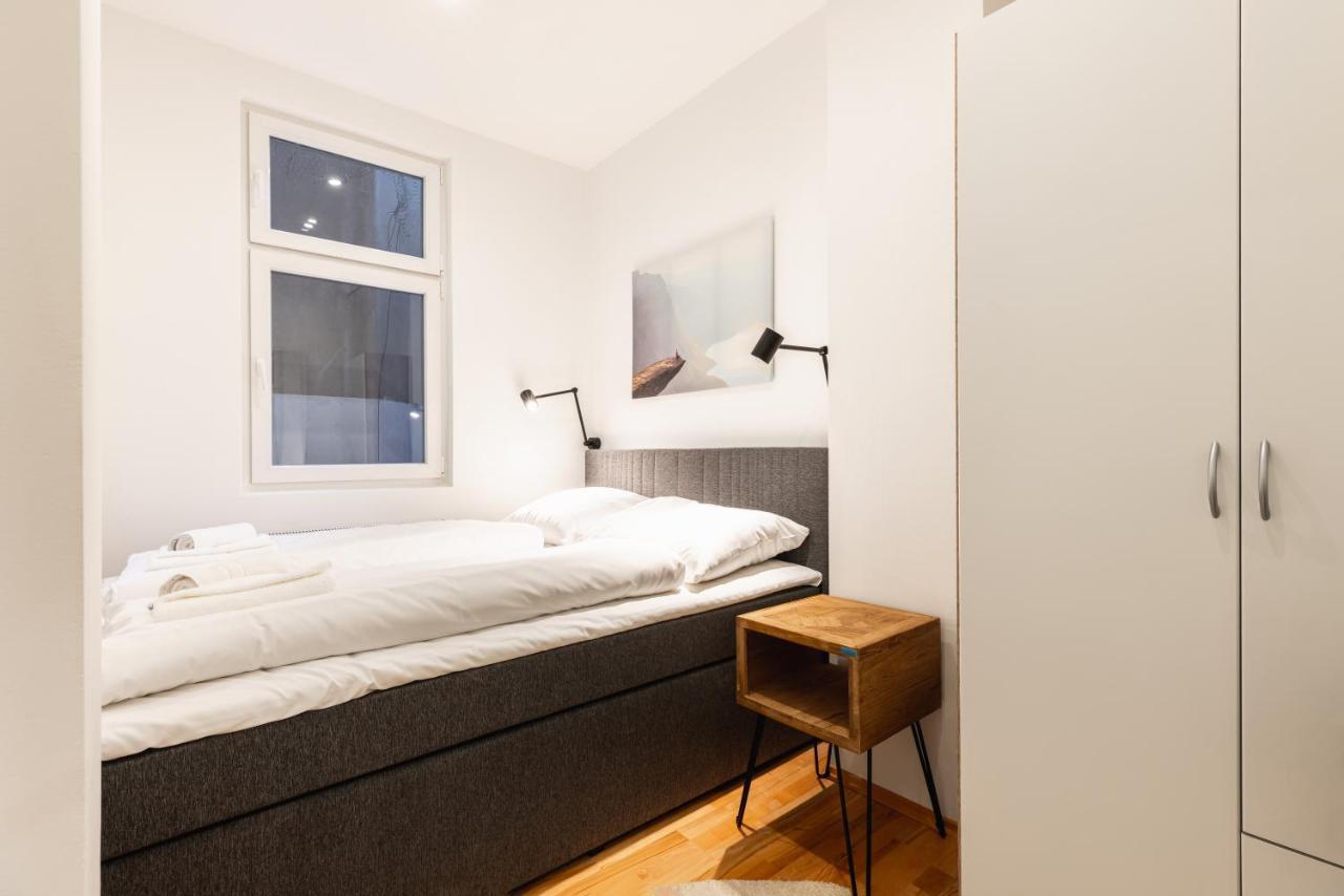 Cozy Apartment Steps Away From Subway Station Wien Exteriör bild